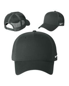 Nike - Snapback Mesh Trucker Cap